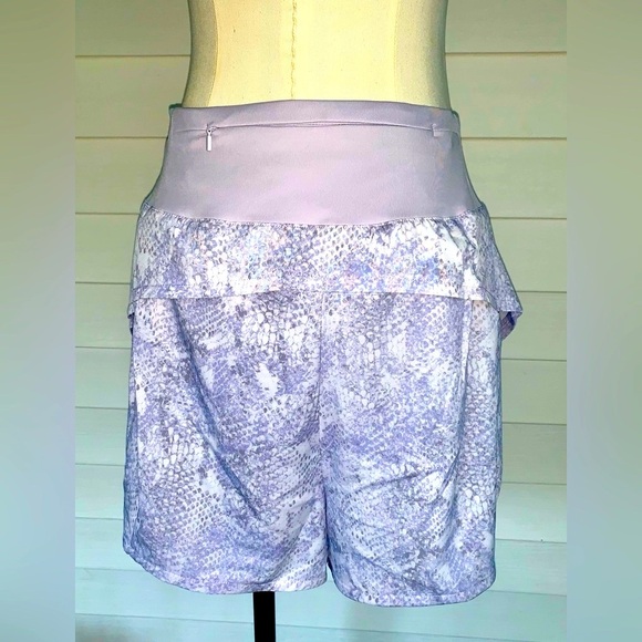 Women’s Avia Compression Short w/ Zipper pocket and built in underwear NWT - Picture 2 of 6